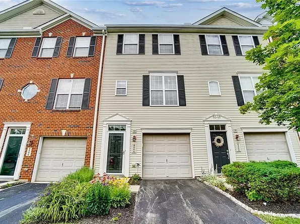 4304 Straight Arrow Rd, Dayton, OH 45430