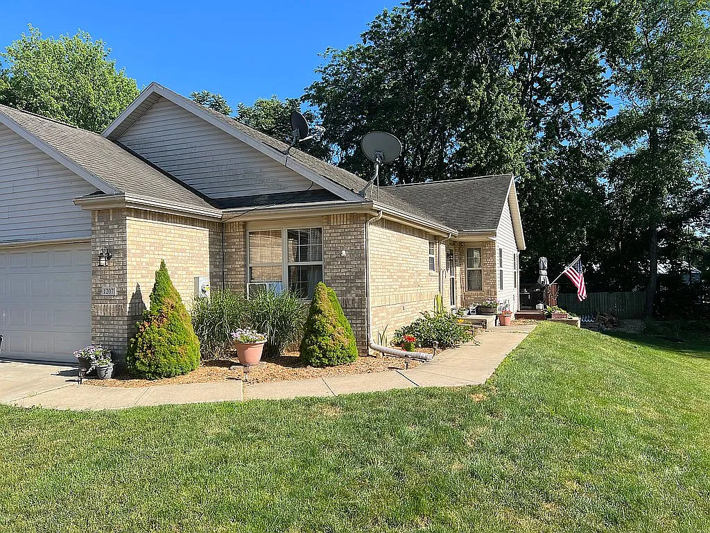 1207 Windwood Ln photo 1