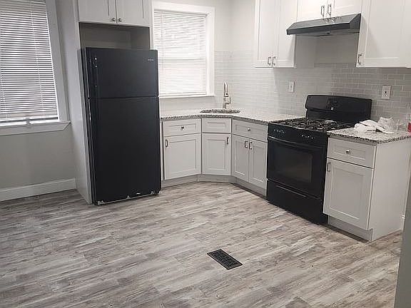 3rd image of 1055 S Merrimac Rd