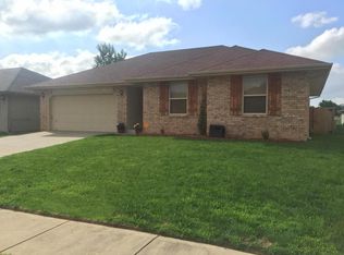 3215 W Scott St, Springfield, MO 65803