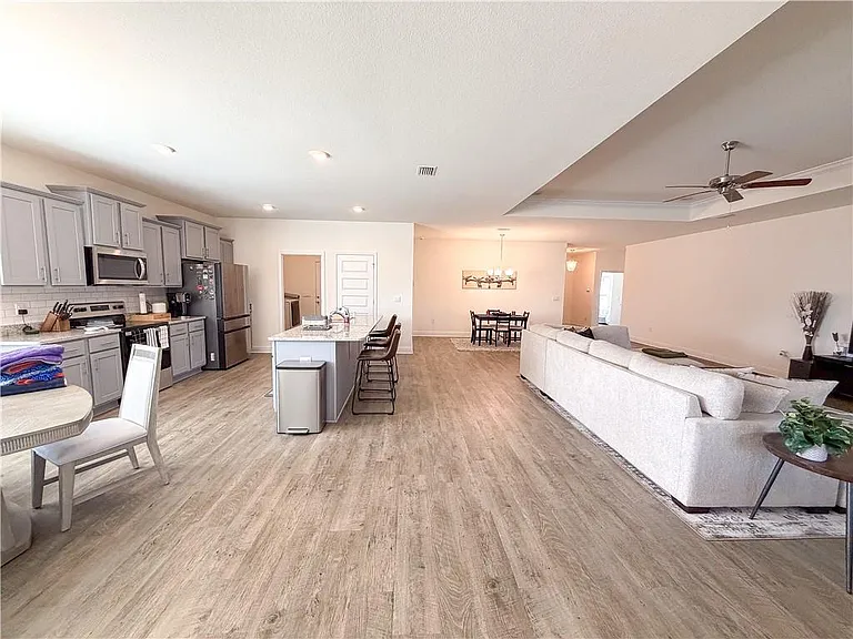 27137 Augustine Dr — Photo 6