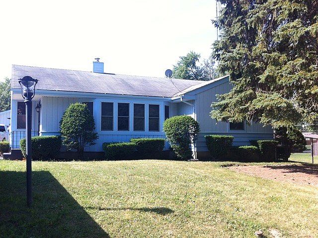 1st image of 25565 W Wacker Dr