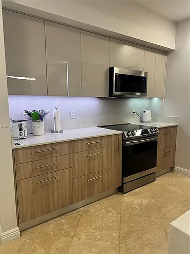 1745 E Hallandale Beach Blvd #2005W Photo 1