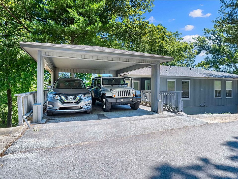 1st image of 40 Dogwood Dr