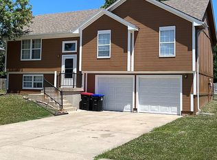 705 16th Ave S, Greenwood, MO 64034