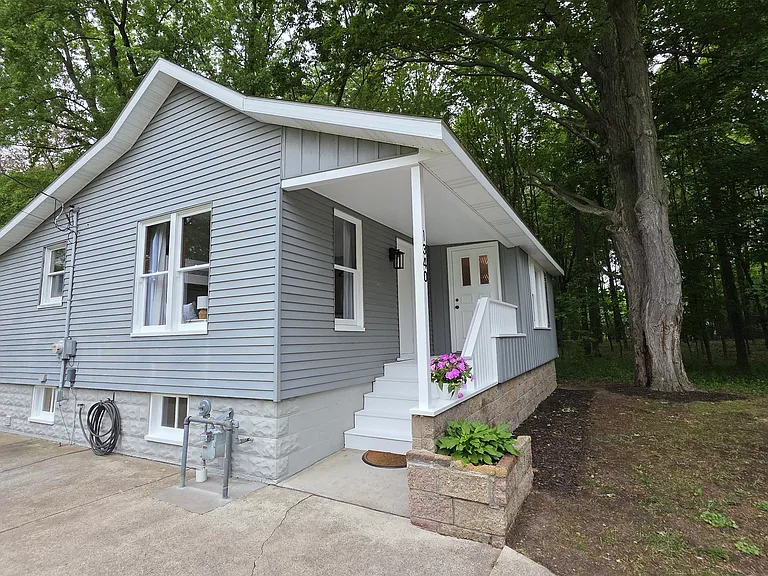 1340 S Shore Dr — Photo 22