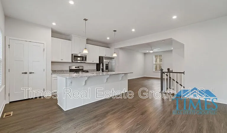 416 Paperbark Sq — Photo 2