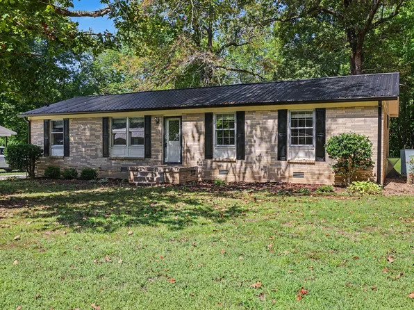 761 Cherokee Dr, New Johnsonville, TN 37134