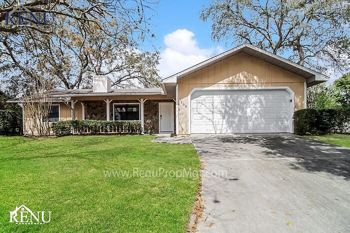 1st image of 1309 Cove Pl
