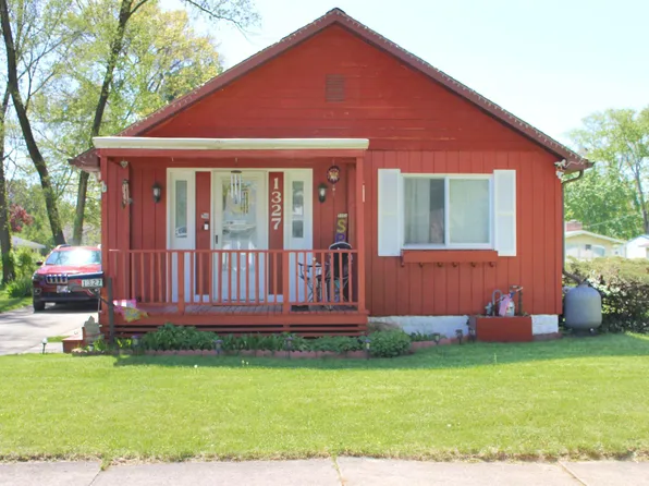1327 McPherson St, Elkhart, IN 46514