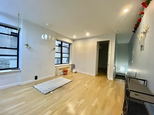 Rented by S&M Associates Realty LLC | media 6