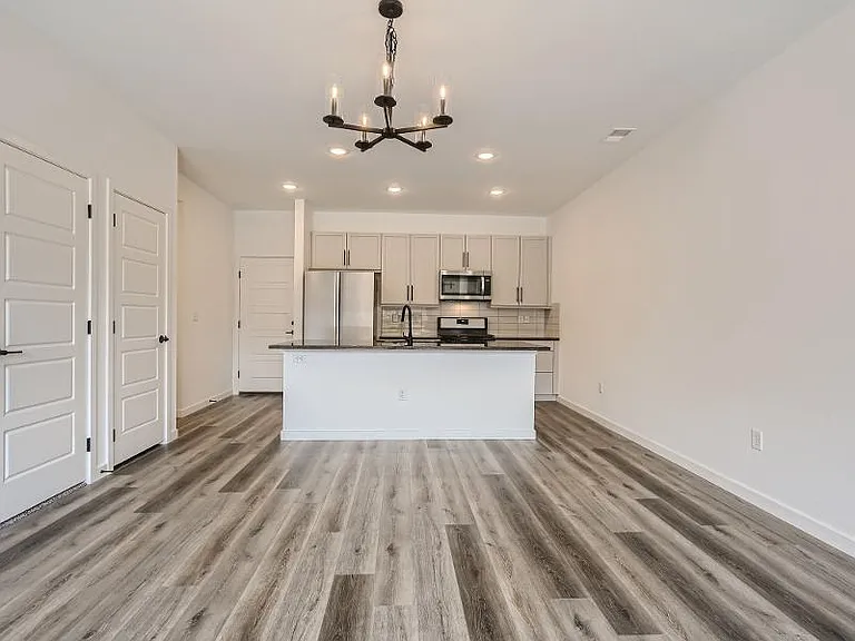 6361 Nelson St — Photo 5
