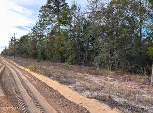 322 Lily Trl, Interlachen, FL 32148