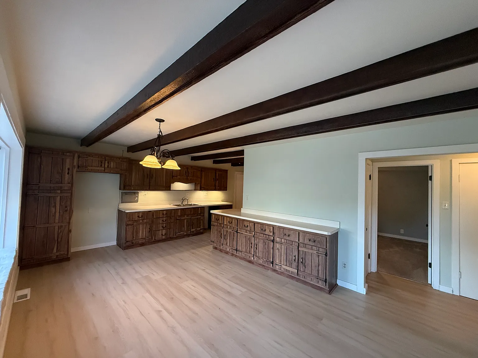 3 bed, 2.5 bath, 1979 sqft, $3,200 — Photo 3