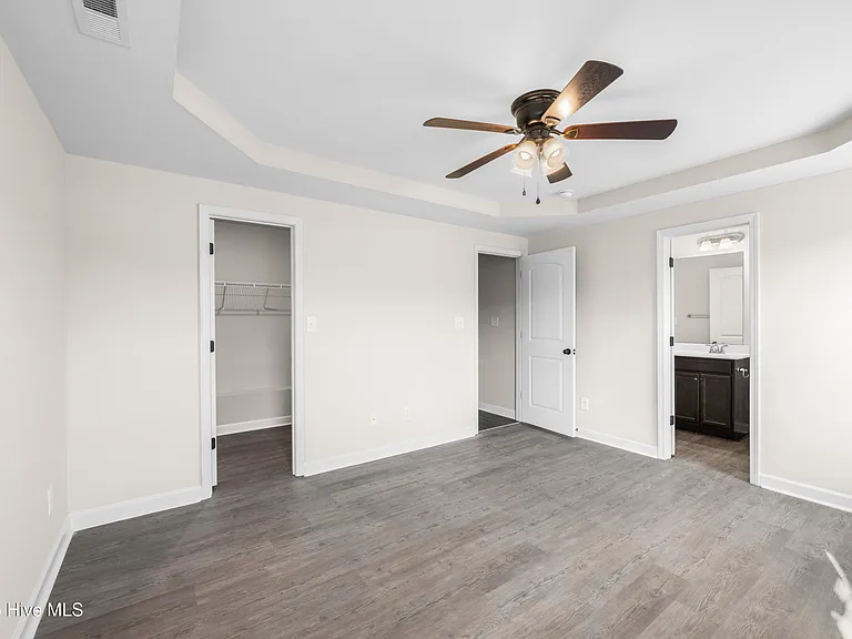 406 Paxton Ct — Photo 20
