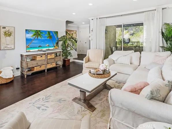 9735 Via Roma, Burbank, CA 91504