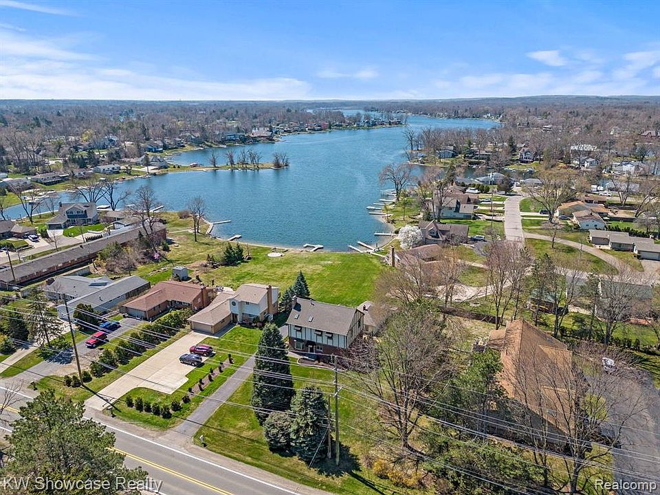 2547 S Commerce Rd, Wolverine Lake, MI 48390 MLS 20230026336 Zillow