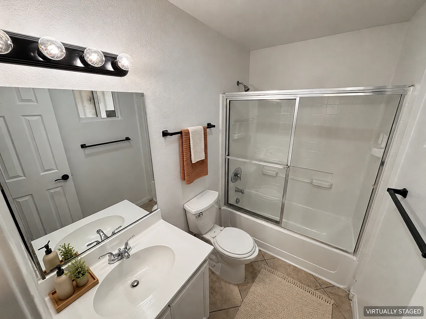 5334 Swenson St — Photo 4