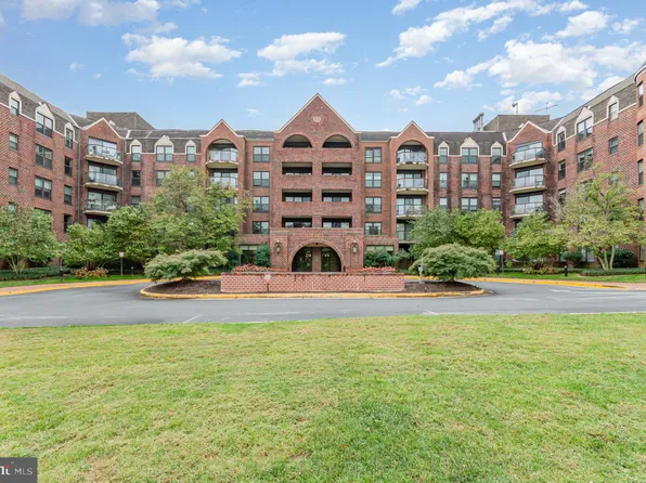 2100 Langston Blvd APT 320, Arlington, VA 22201