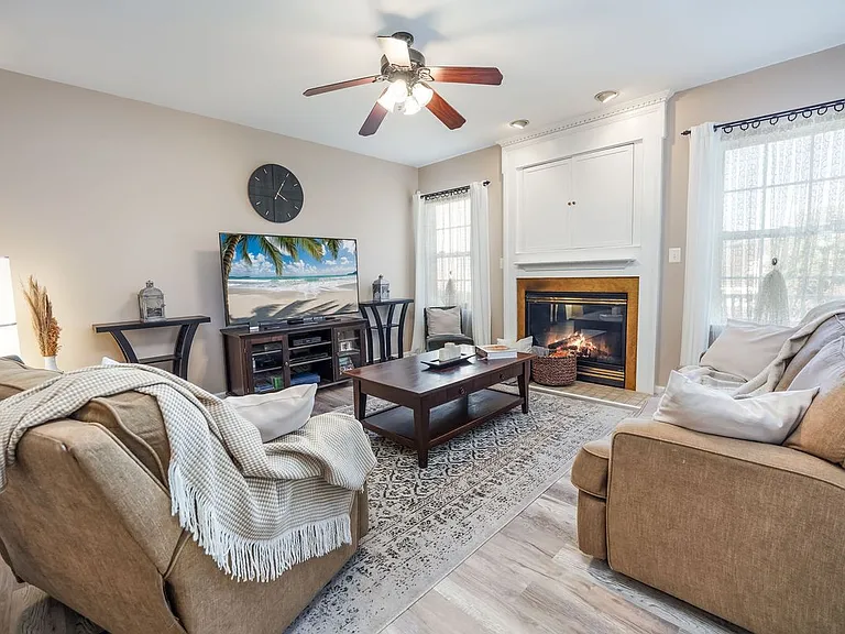 15575 Catamaran Ct — Photo 27