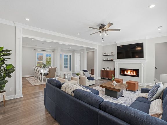 3rd image of 8 Seay Ct