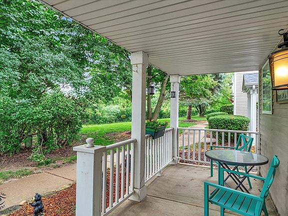 3rd image of 2372 Woodhill Ct