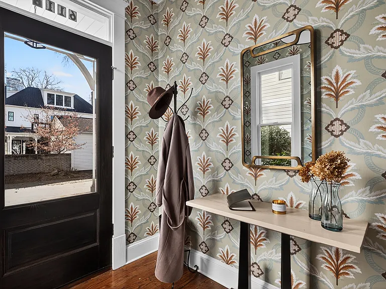611 N Pine St #B — Photo 3