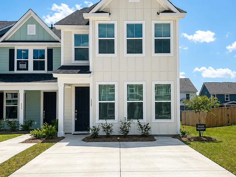 820 Alma Square Dr — Photo 1