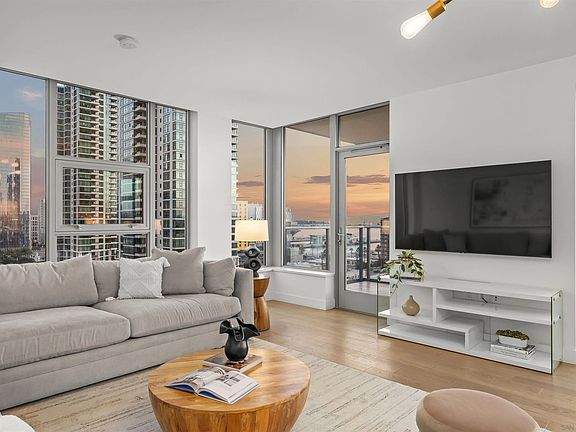 3rd image of 1388 Kettner Blvd #1208