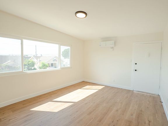 2nd image of 821 W 167th St #6