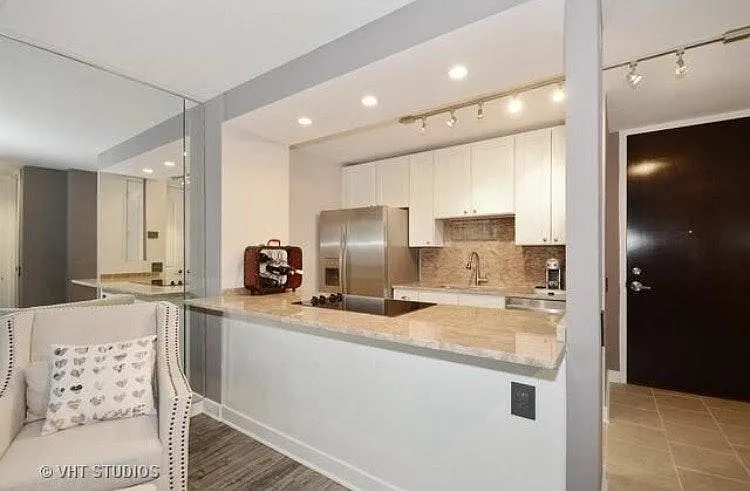 535 N Michigan Ave — Photo 1