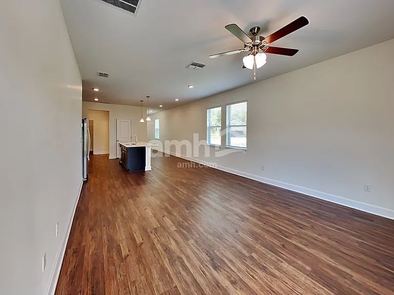 1126 Walden Pond Dr — Photo 7