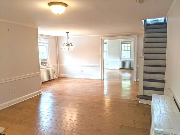 3rd image of 138 Richmond Ave
