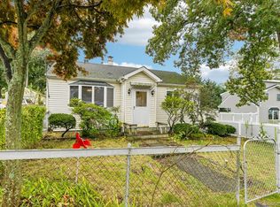 62 E 20th St, Huntington Station, NY 11746