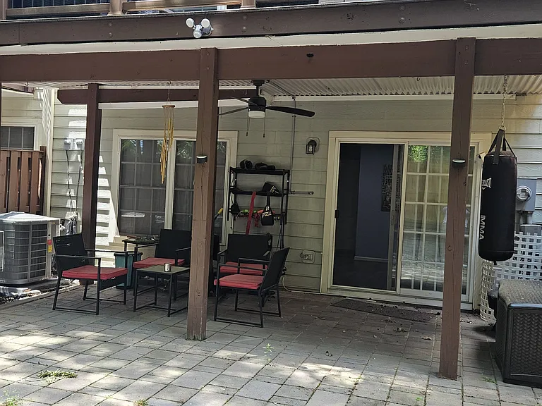144 Herndon Mill Cir — Photo 8