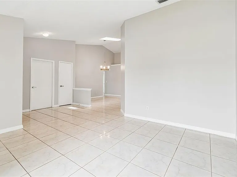 10105 Sea Spray Pl — Photo 6