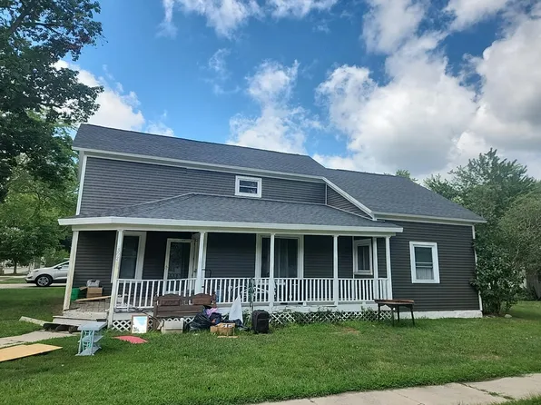302 W Orchard Ave, Shepherd, MI 48883