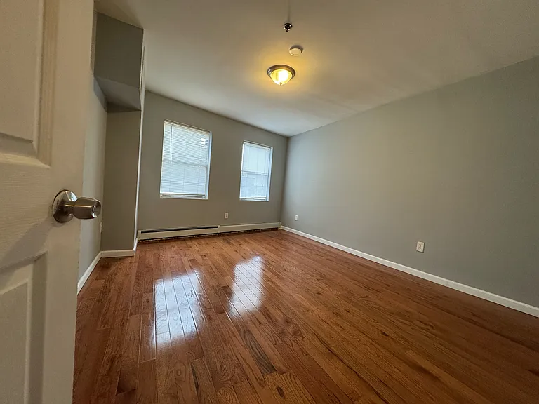 113 Ocean Ave #5 — Photo 4