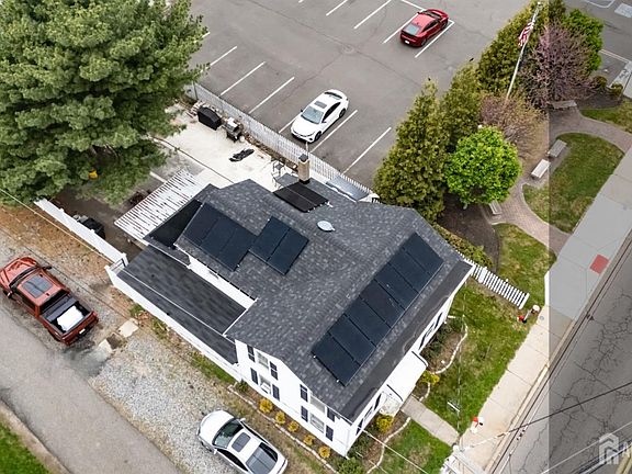 5th image of 11 Main St