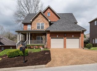 2325 Forest Lake Dr, Nashville, TN 37211