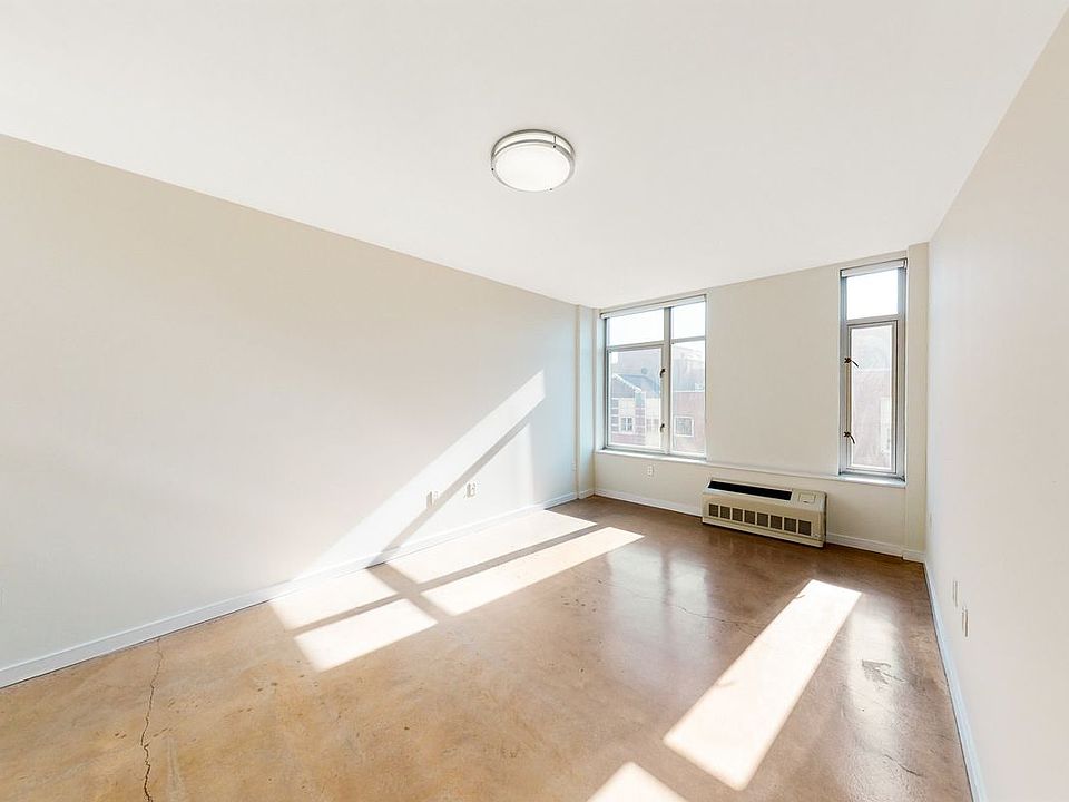 1st image of 4857 Broadway APT 3A