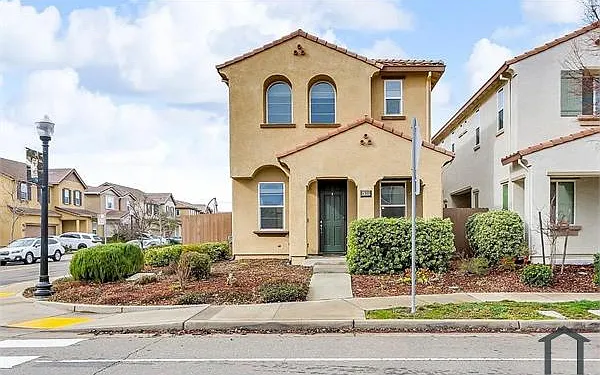 4389 Natomas Central Dr — Photo 2