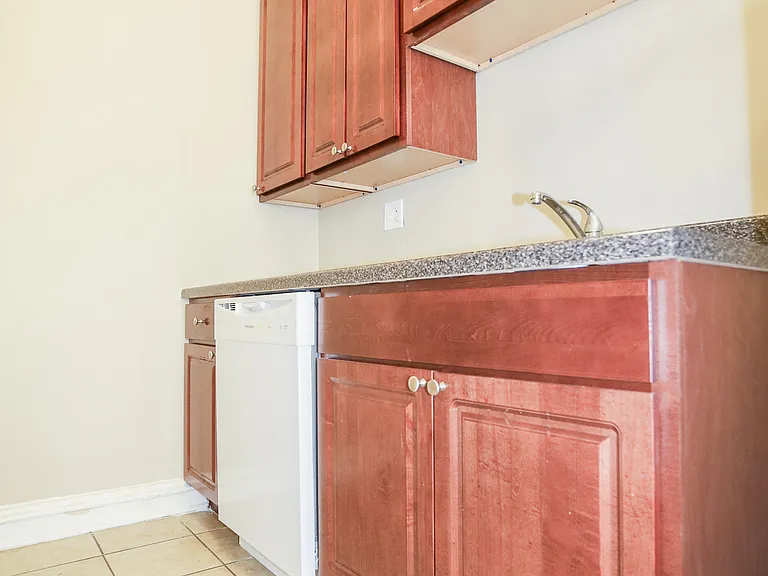 5020 N Damen Ave #17 — Photo 3