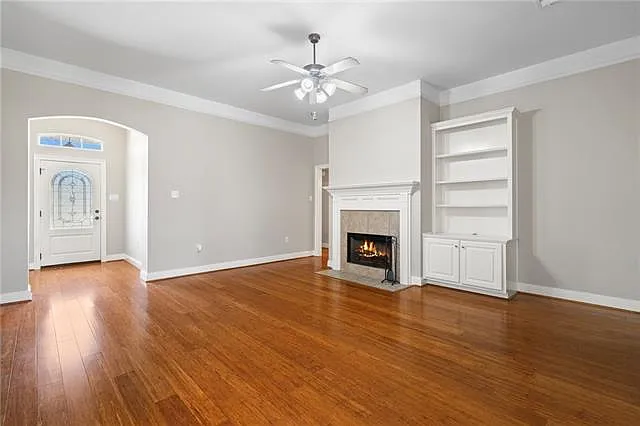 409 Gainesway Dr — Photo 8
