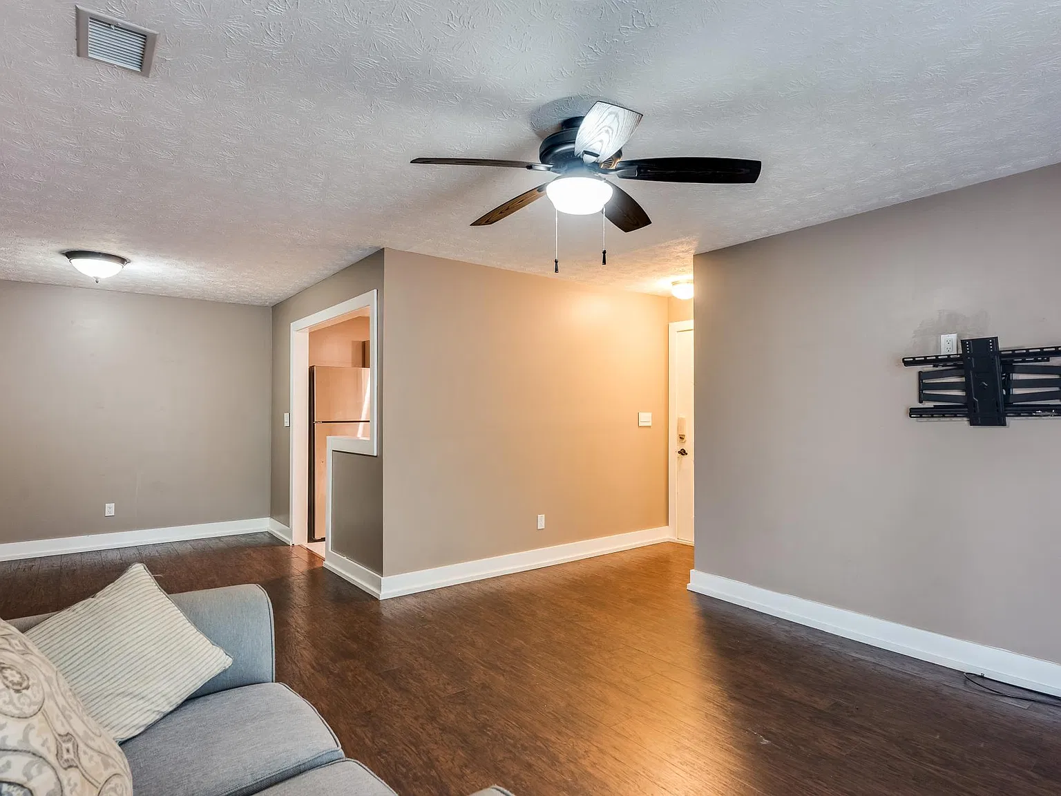 1303 Augusta Dr SE — Photo 4