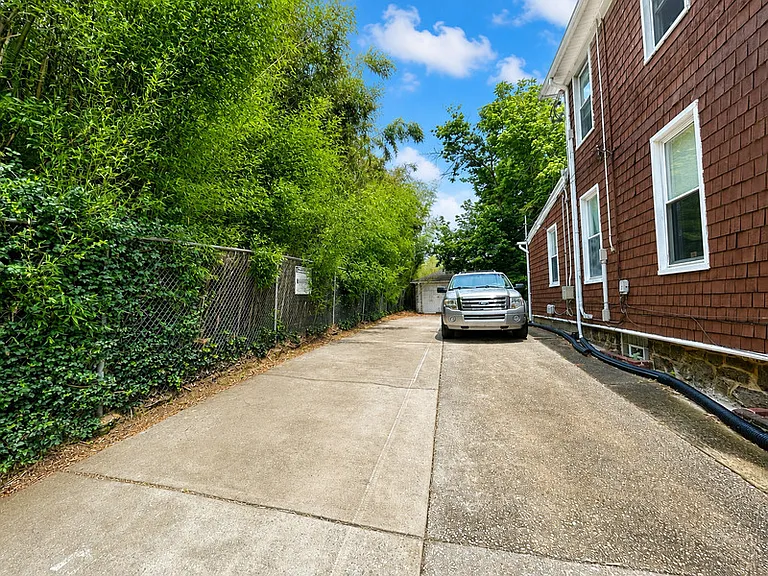 516 Beaumont Ave #3 — Photo 28