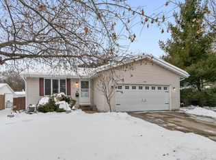 906 N Main St, Edgerton, WI 53534