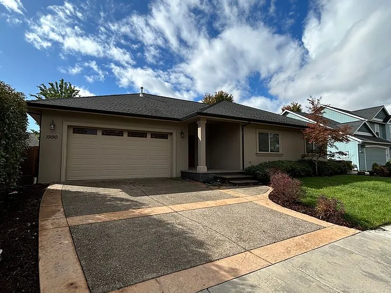 1990 Aristona St — Photo 3