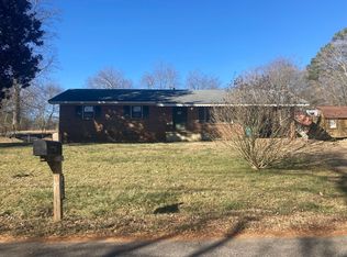 303 Harris St, Mount Airy, GA 30563