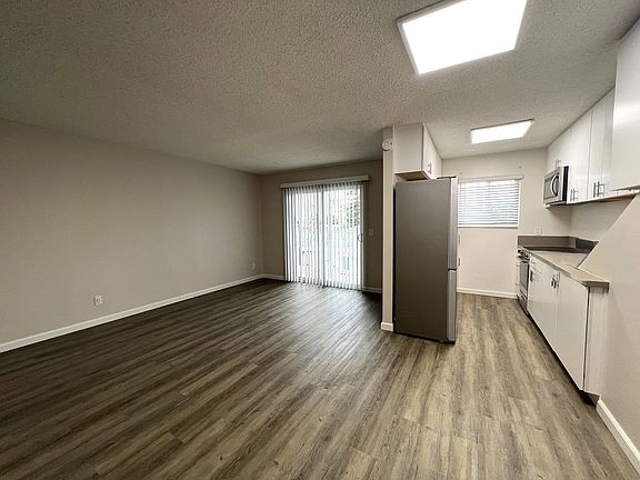 5th image of 4811 Coronado Ave #B